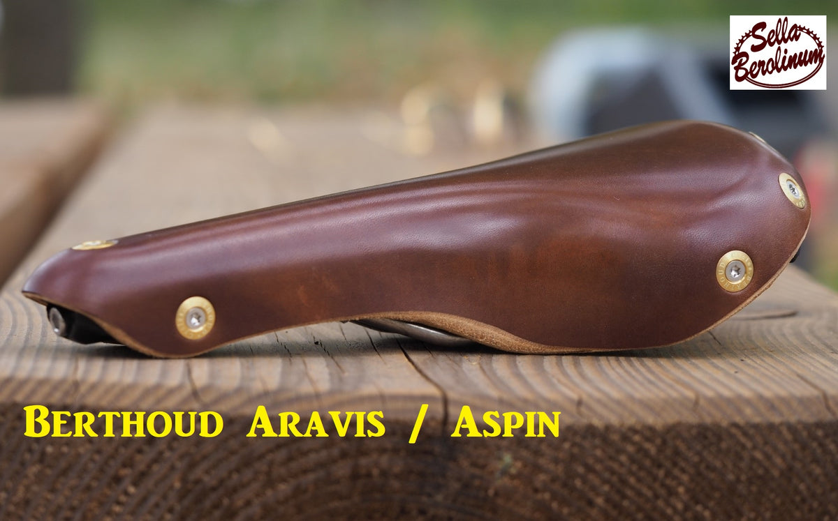 Dunkelbrauner Berthoud Aravis Touring-Ledersattel mit Titangestell, Seitenansicht