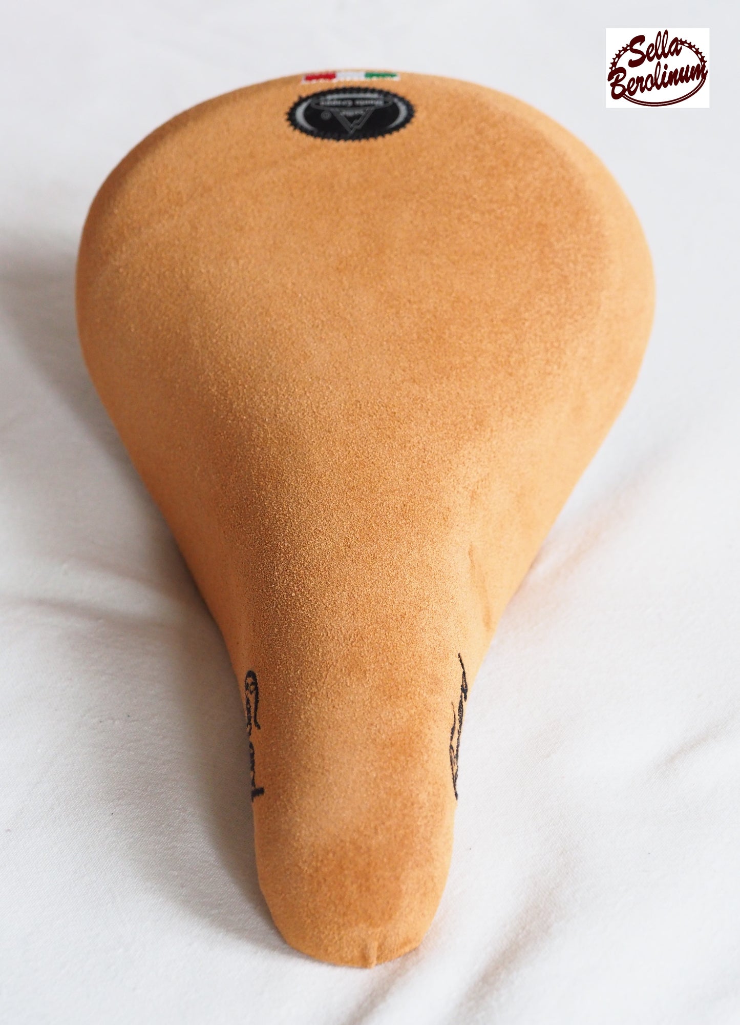 Selle Montegrappa Canard Wildleder Sattel in Honigbraun