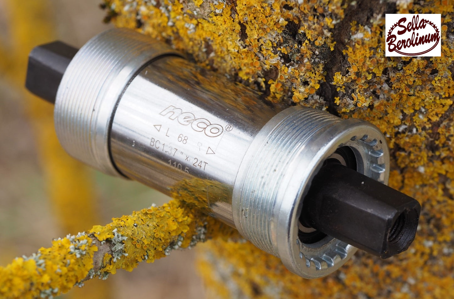 Neco 920 AL - "BSA Bottom Bracket" Solid Axle / JIS Square Taper