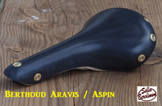 Dunkelbrauner Berthoud Aravis Touring-Ledersattel mit Titangestell