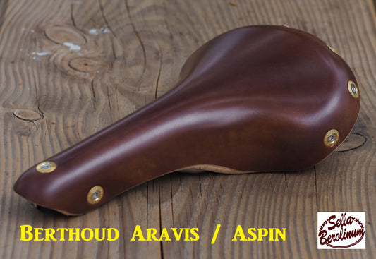 Dunkelbrauner Berthoud Aravis Touring-Ledersattel mit Titangestell