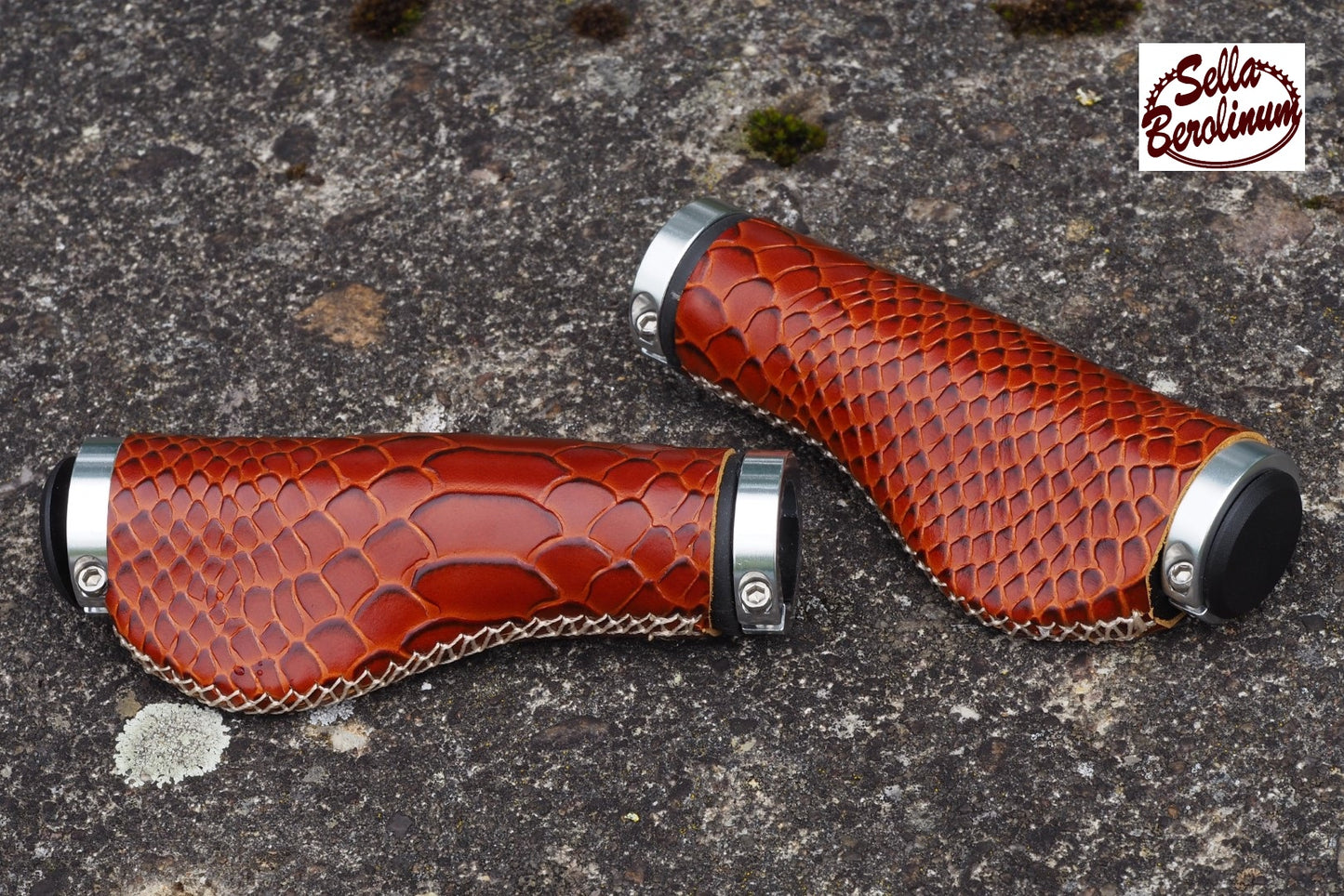 Sellax Croko Ergo Lenkergriffe 130 mm in Braun mit silbernen Aluminium-Klemmringen
