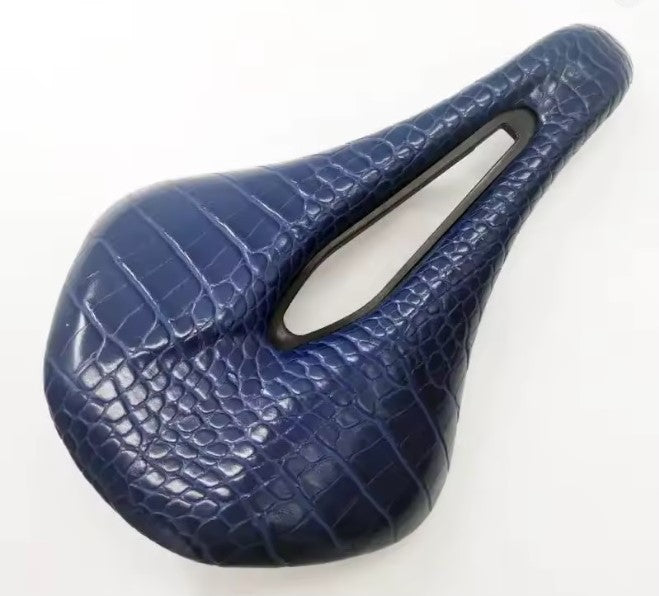 Sellax Croco Carved Sattel Blau