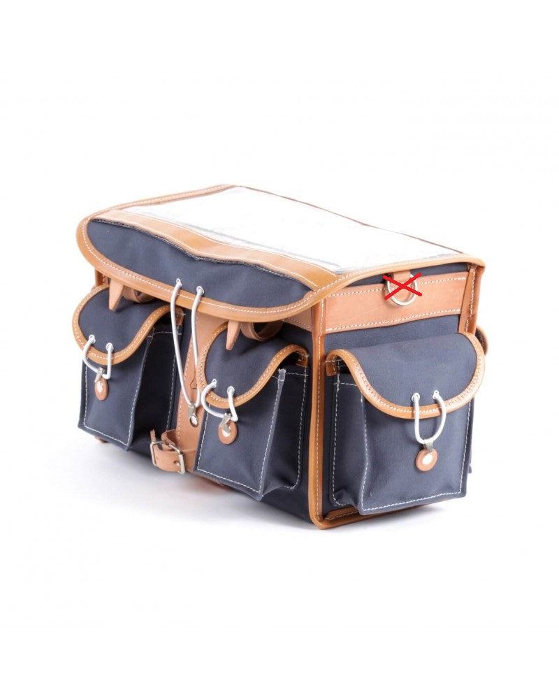 Rückseite der Berthoud GB22 Lenkertasche mit zwei kleinen Taschen und Lederriemen
