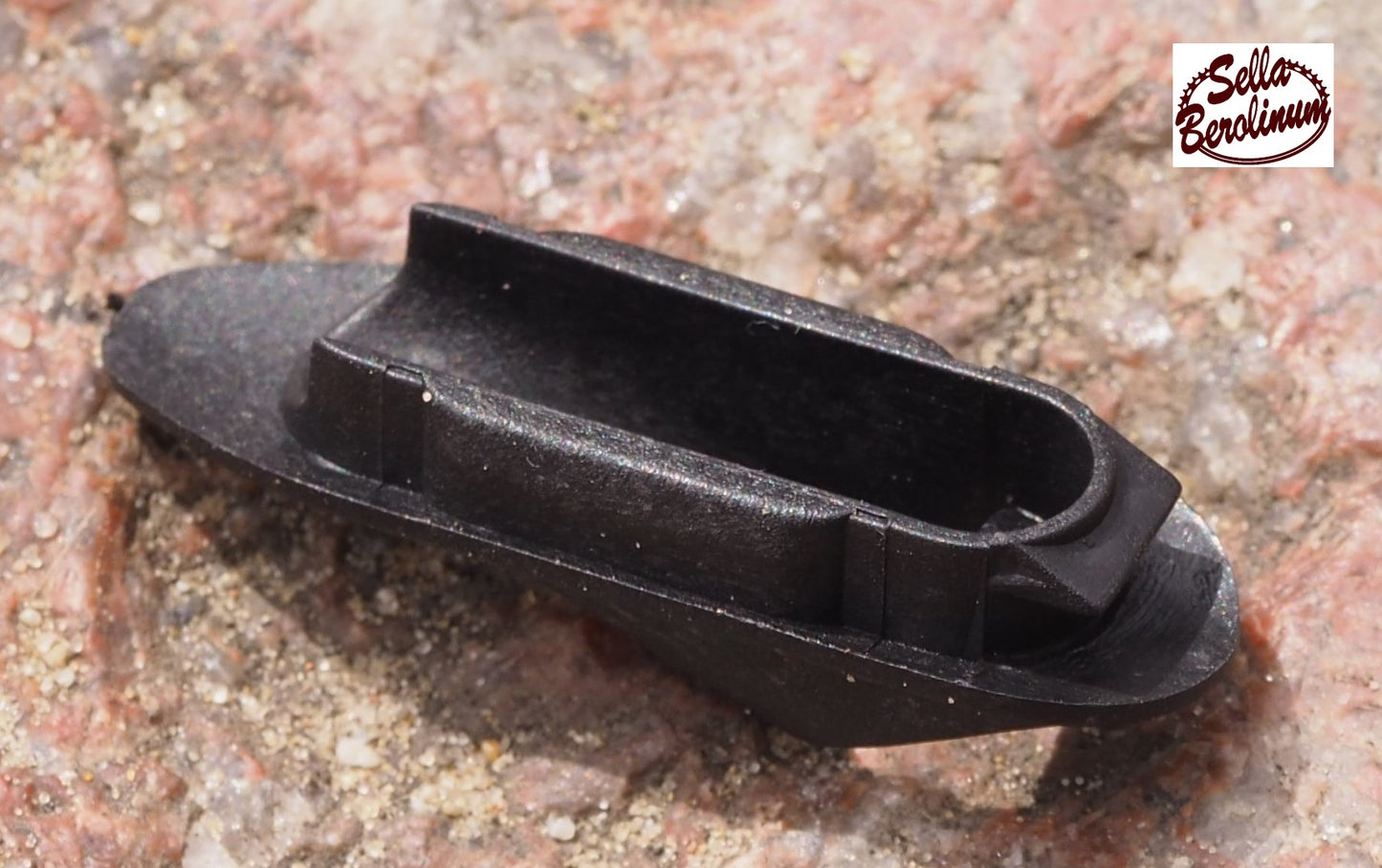 Frame Plug f. Internal Cable Routing Black