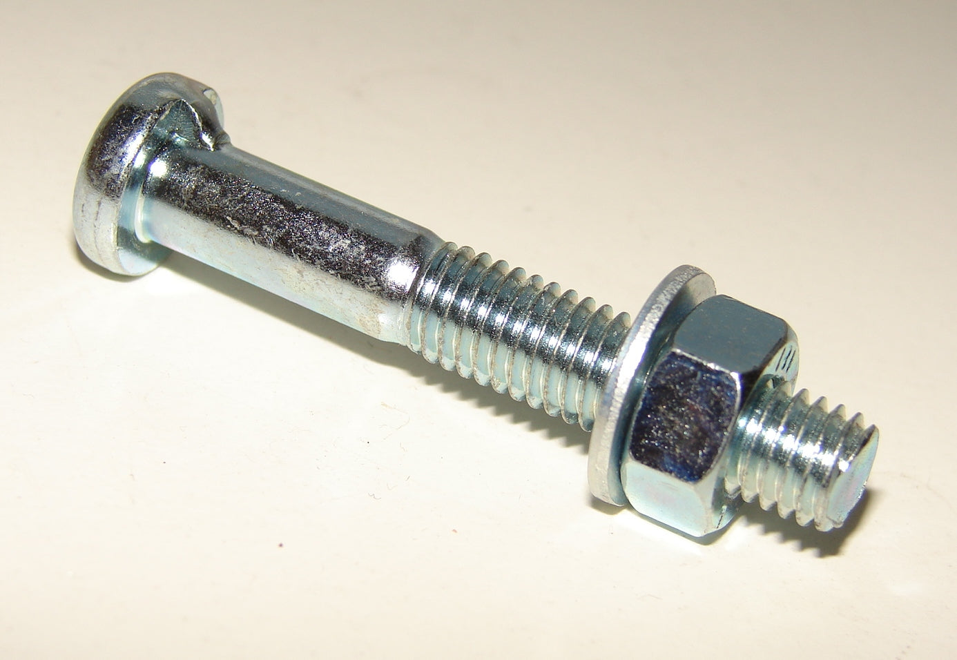 Sattelklemmschraube M 8 x 35 mm mit Mutter