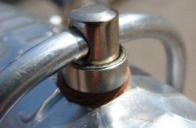 Strebenkloben Messing verchromt f. Ø 5 mm Streben