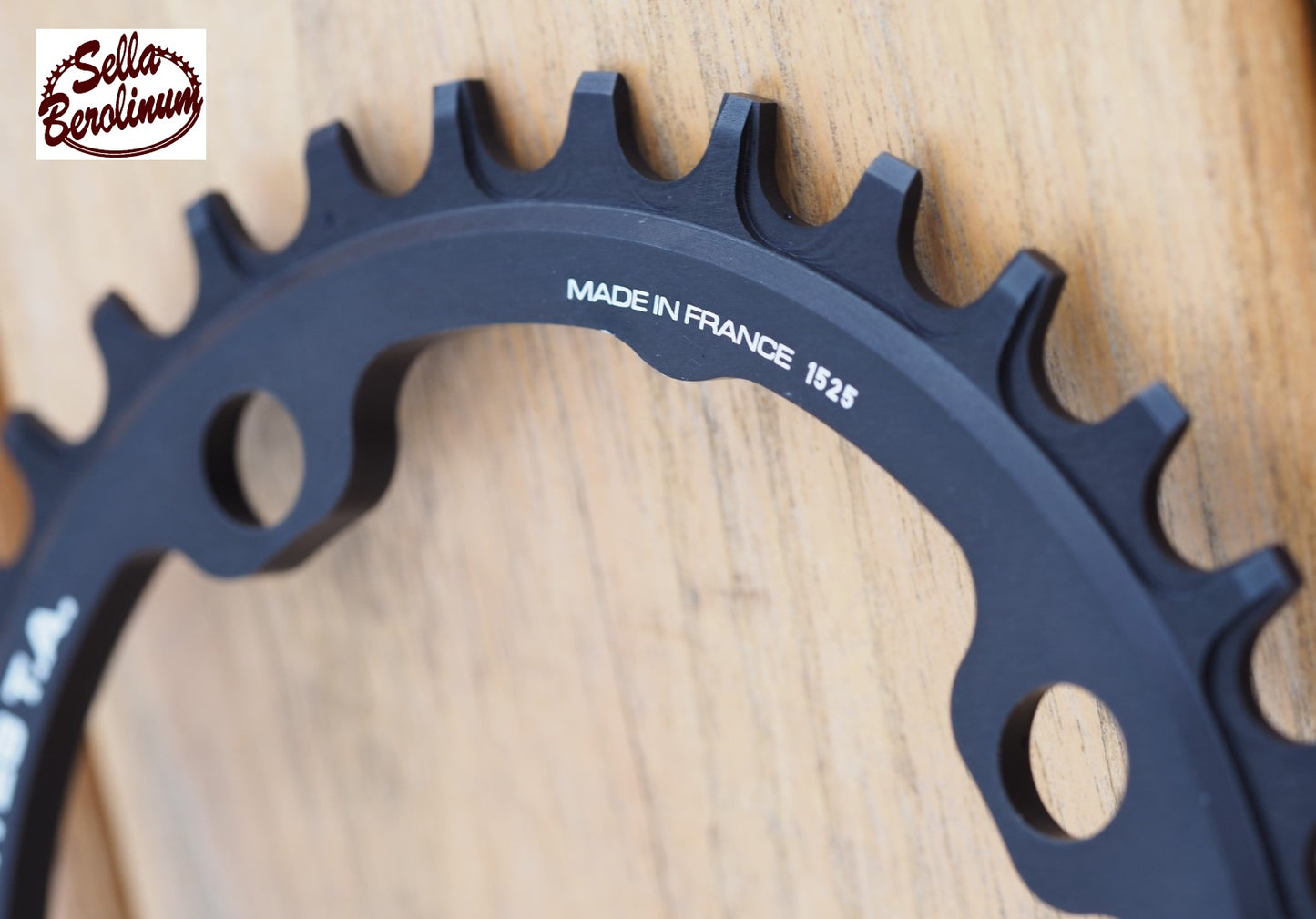 Specialites TA ONE 104 mm 34 Zähne Kettenblatt Schwarz