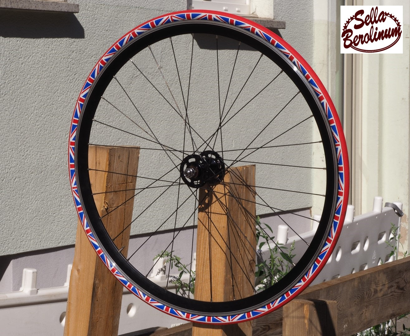 1 Pair 700C x 23 Innova Folding Tires UK