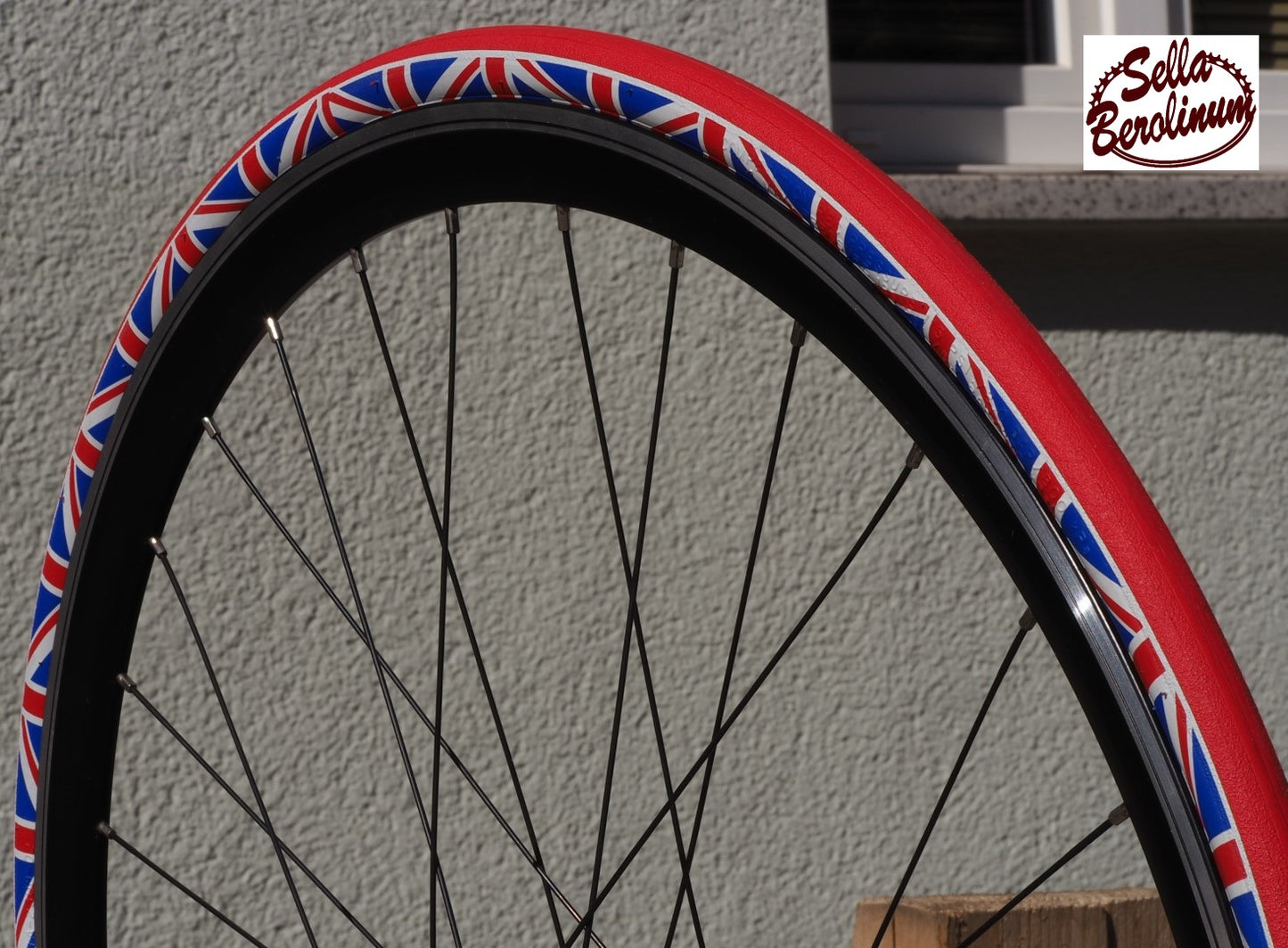 1 Pair 700C x 23 Innova Folding Tires UK